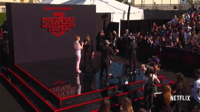 2019-06-28_-_Stranger_Things_Season_3_Premiere_4_mp43634.jpg