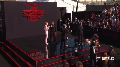 2019-06-28_-_Stranger_Things_Season_3_Premiere_4_mp43635.jpg