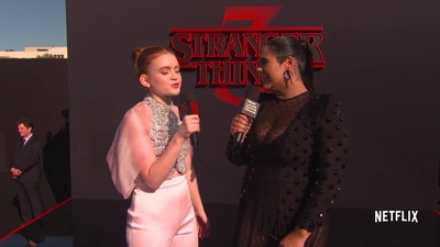 2019-06-28_-_Stranger_Things_Season_3_Premiere_4_mp43654.jpg