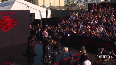 2019-06-28_-_Stranger_Things_Season_3_Premiere_4_mp43687.jpg
