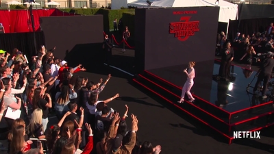2019-06-28_-_Stranger_Things_Season_3_Premiere_4_mp43706.jpg