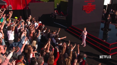 2019-06-28_-_Stranger_Things_Season_3_Premiere_4_mp43708.jpg