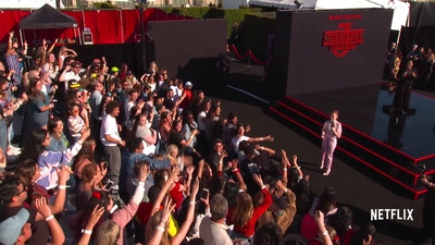 2019-06-28_-_Stranger_Things_Season_3_Premiere_4_mp43710.jpg