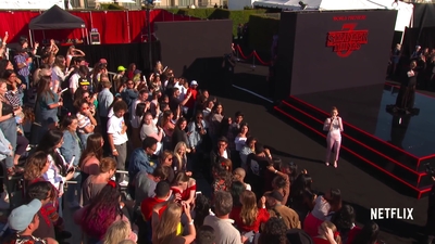 2019-06-28_-_Stranger_Things_Season_3_Premiere_4_mp43711.jpg