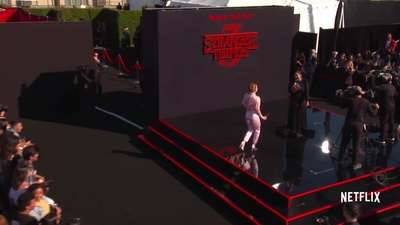 2019-06-28_-_Stranger_Things_Season_3_Premiere_4_mp43715.jpg