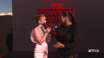 2019-06-28_-_Stranger_Things_Season_3_Premiere_4_mp43720.jpg