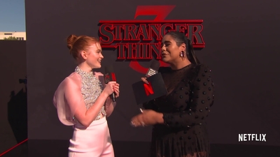 2019-06-28_-_Stranger_Things_Season_3_Premiere_4_mp43721.jpg