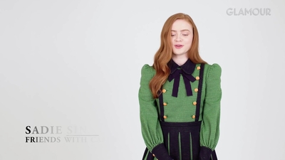 2019-07-09_-_Glamour_-_Stranger_Things_S03_Interview_mp45389.jpg