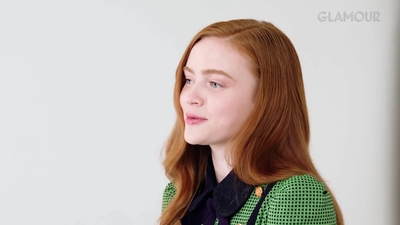 2019-07-09_-_Glamour_-_Stranger_Things_S03_Interview_mp45446.jpg