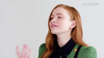 2019-07-09_-_Glamour_-_Stranger_Things_S03_Interview_mp45472.jpg
