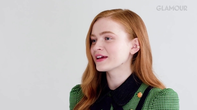 2019-07-09_-_Glamour_-_Stranger_Things_S03_Interview_mp45490.jpg
