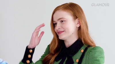 2019-07-09_-_Glamour_-_Stranger_Things_S03_Interview_mp45511.jpg