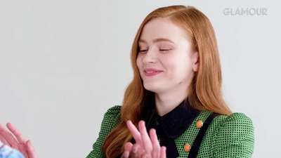 2019-07-09_-_Glamour_-_Stranger_Things_S03_Interview_mp45605.jpg
