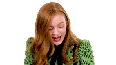 2019-07-29_-_Netlix_-_Sadie_Sink_Gives_Break_Up_Advice_mp46034.jpg