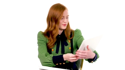 2019-07-29_-_Netlix_-_Sadie_Sink_Gives_Break_Up_Advice_mp46073.jpg