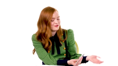 2019-07-29_-_Netlix_-_Sadie_Sink_Gives_Break_Up_Advice_mp46089.jpg