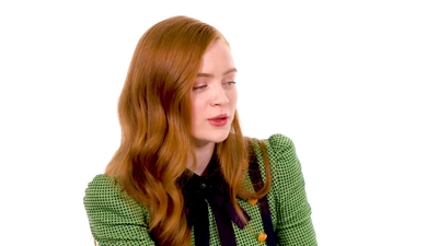 2019-07-29_-_Netlix_-_Sadie_Sink_Gives_Break_Up_Advice_mp46090.jpg