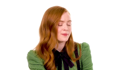2019-07-29_-_Netlix_-_Sadie_Sink_Gives_Break_Up_Advice_mp46091.jpg