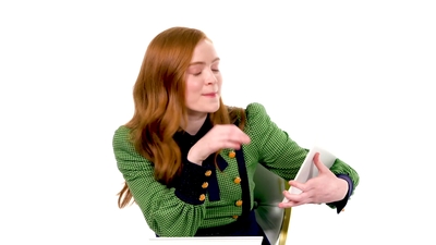 2019-07-29_-_Netlix_-_Sadie_Sink_Gives_Break_Up_Advice_mp46134.jpg