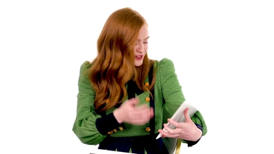 2019-07-29_-_Netlix_-_Sadie_Sink_Gives_Break_Up_Advice_mp46193.jpg