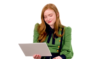 2019-07-29_-_Netlix_-_Sadie_Sink_Gives_Break_Up_Advice_mp46196.jpg