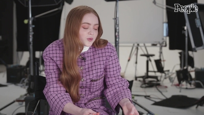 2022-04-29_-_People_-_Sadie_Sink_Says_She_Feels_Much_More_Comfortable_With_Herself_at_20_mp40146.jpg