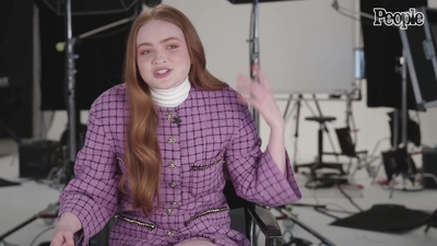 2022-04-29_-_People_-_Sadie_Sink_Says_She_Feels_Much_More_Comfortable_With_Herself_at_20_mp40153.jpg