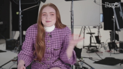 2022-04-29_-_People_-_Sadie_Sink_Says_She_Feels_Much_More_Comfortable_With_Herself_at_20_mp40154.jpg