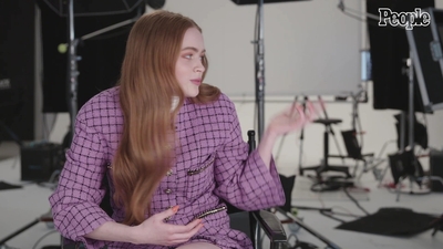 2022-04-29_-_People_-_Sadie_Sink_Says_She_Feels_Much_More_Comfortable_With_Herself_at_20_mp40157.jpg