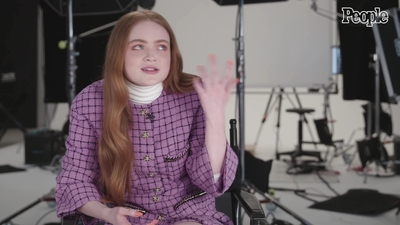 2022-04-29_-_People_-_Sadie_Sink_Says_She_Feels_Much_More_Comfortable_With_Herself_at_20_mp40163.jpg