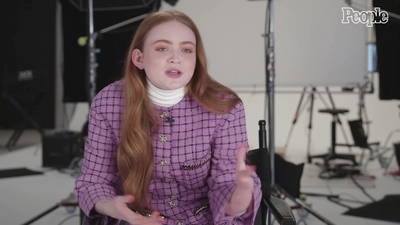2022-04-29_-_People_-_Sadie_Sink_Says_She_Feels_Much_More_Comfortable_With_Herself_at_20_mp40176.jpg