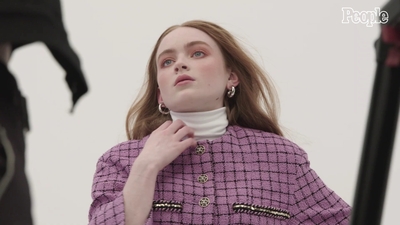 2022-04-29_-_People_-_Sadie_Sink_Says_She_Feels_Much_More_Comfortable_With_Herself_at_20_mp40189.jpg