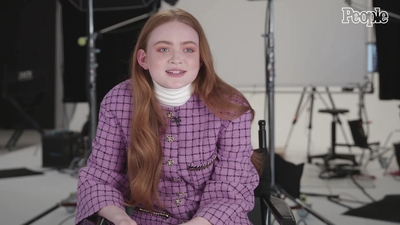 2022-04-29_-_People_-_Sadie_Sink_Says_She_Feels_Much_More_Comfortable_With_Herself_at_20_mp40199.jpg