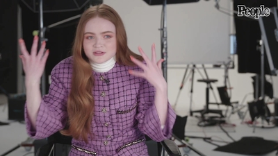 2022-04-29_-_People_-_Sadie_Sink_Says_She_Feels_Much_More_Comfortable_With_Herself_at_20_mp40215.jpg
