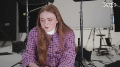 2022-04-29_-_People_-_Sadie_Sink_Says_She_Feels_Much_More_Comfortable_With_Herself_at_20_mp40244.jpg