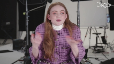 2022-04-29_-_People_-_Sadie_Sink_Says_She_Feels_Much_More_Comfortable_With_Herself_at_20_mp40254.jpg