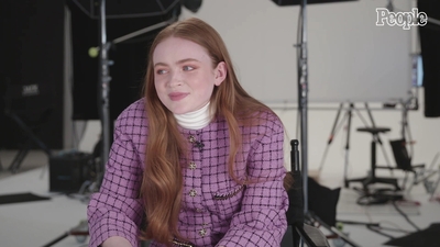 2022-04-29_-_People_-_Sadie_Sink_Says_She_Feels_Much_More_Comfortable_With_Herself_at_20_mp40272.jpg