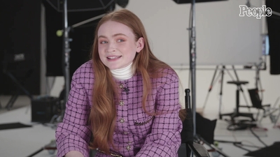 2022-04-29_-_People_-_Sadie_Sink_Says_She_Feels_Much_More_Comfortable_With_Herself_at_20_mp40273.jpg