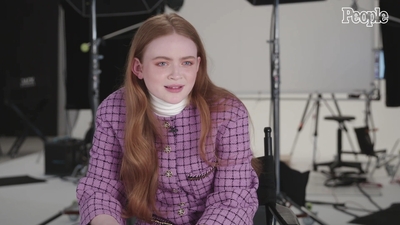 2022-04-29_-_People_-_Sadie_Sink_Says_She_Feels_Much_More_Comfortable_With_Herself_at_20_mp40275.jpg