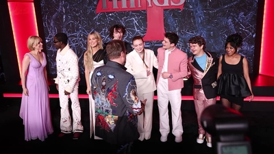2022-05-14_-_Stranger_Things_Season_4_Premiere_NEW_1_mp44425.jpg