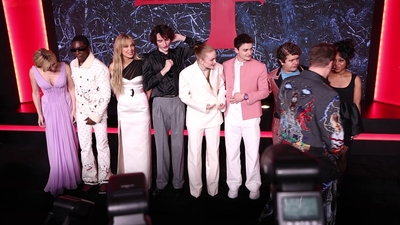 2022-05-14_-_Stranger_Things_Season_4_Premiere_NEW_1_mp44428.jpg