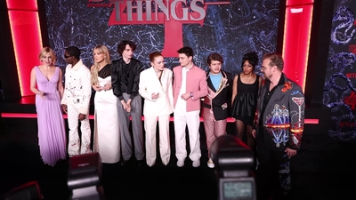 2022-05-14_-_Stranger_Things_Season_4_Premiere_NEW_1_mp44433.jpg
