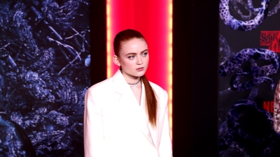 2022-05-14_-_Stranger_Things_Season_4_Premiere_NEW_2_mp44435.jpg