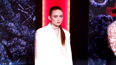 2022-05-14_-_Stranger_Things_Season_4_Premiere_NEW_2_mp44440.jpg