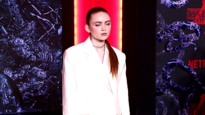 2022-05-14_-_Stranger_Things_Season_4_Premiere_NEW_2_mp44446.jpg