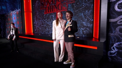 2022-05-14_-_Stranger_Things_Season_4_Premiere_NEW_3_mp44456.jpg