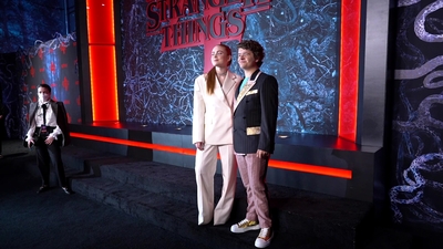 2022-05-14_-_Stranger_Things_Season_4_Premiere_NEW_3_mp44459.jpg