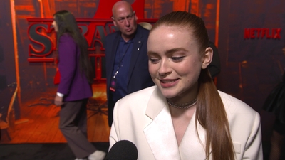 2022-05-14_-_Stranger_Things_Season_4_Premiere_NEW_5_mp44498.jpg