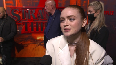 2022-05-14_-_Stranger_Things_Season_4_Premiere_NEW_5_mp44514.jpg