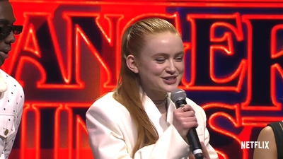 2022-05-14_-_Stranger_Things_Season_4_Premiere_video_1_mp40661.jpg